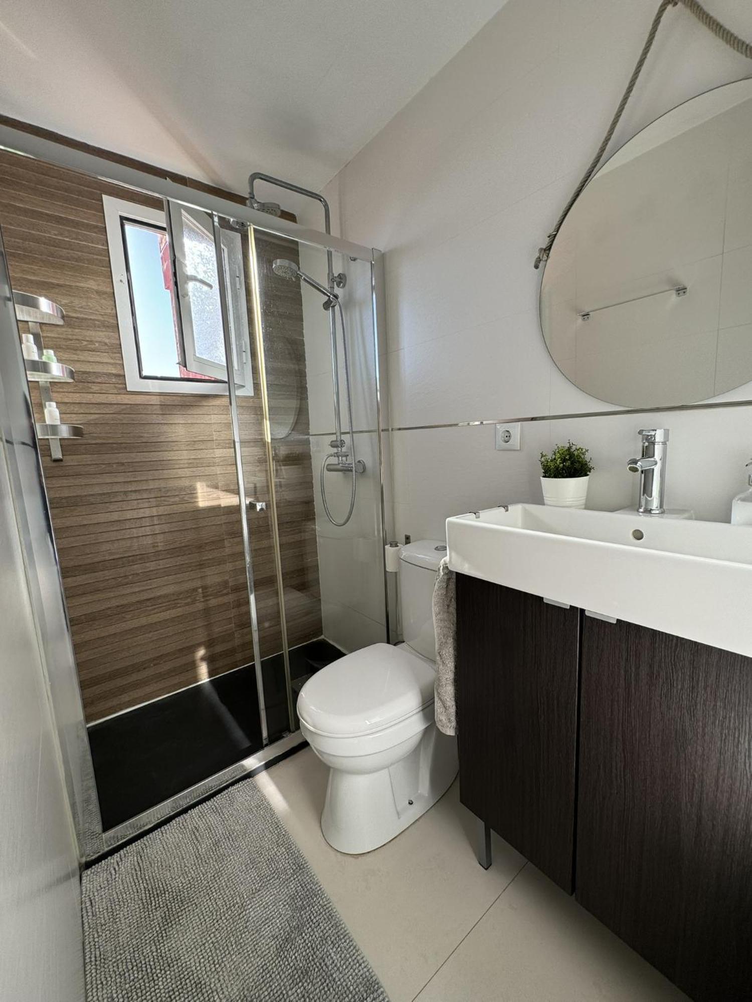 Apartment Peaceful With Amazing Sea Views And Free Parking