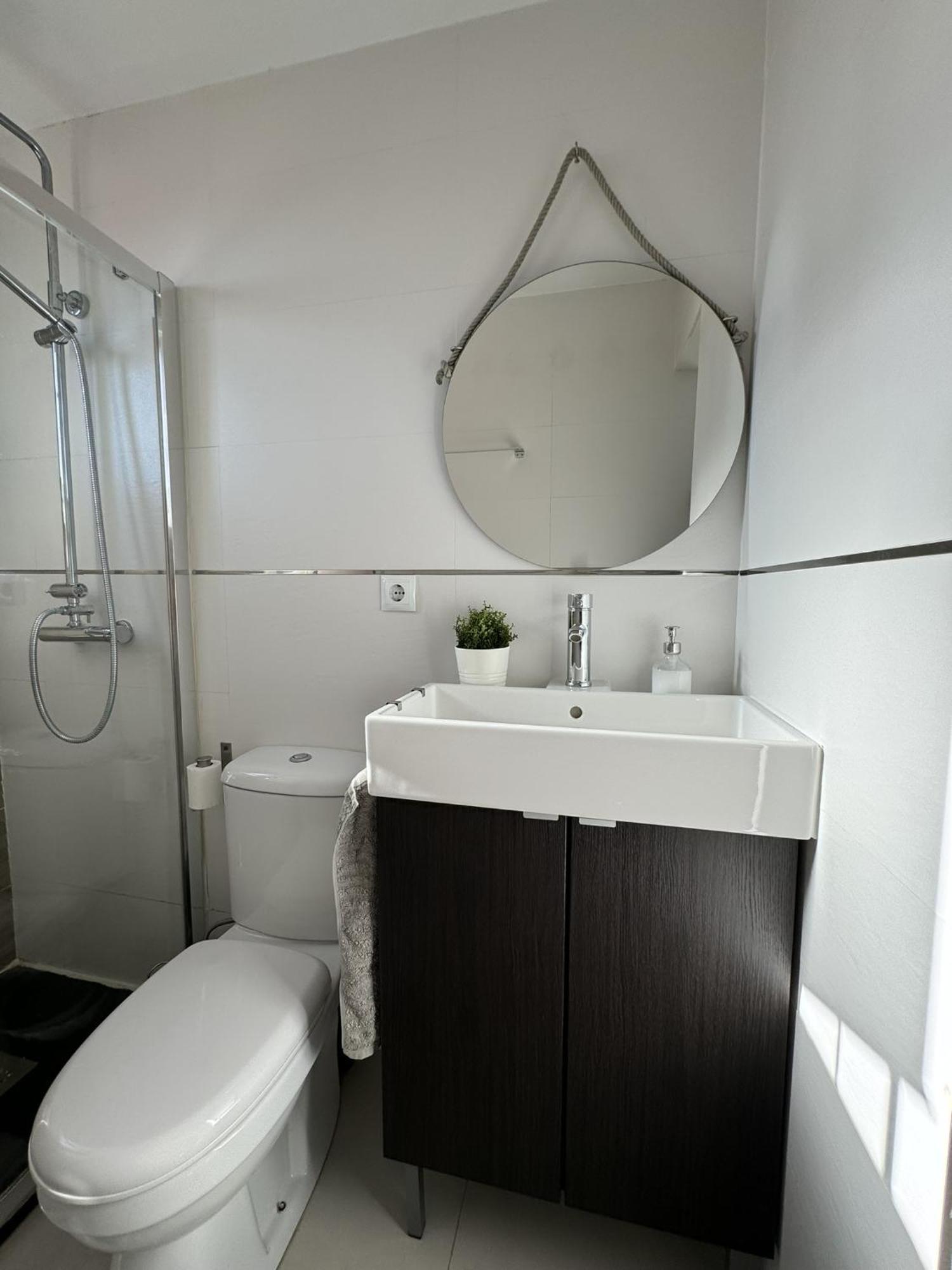 Peaceful With Amazing Sea Views And Free Parking Appartement